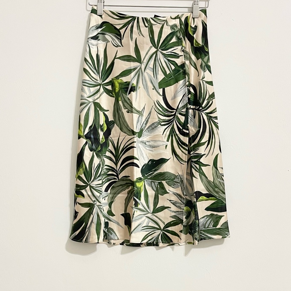 NWT! VICTORIA’S SECRET Satin Slit Midi Skirt!